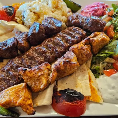 Adana, Lammspieß und Hähnchenspieß mit Reis
