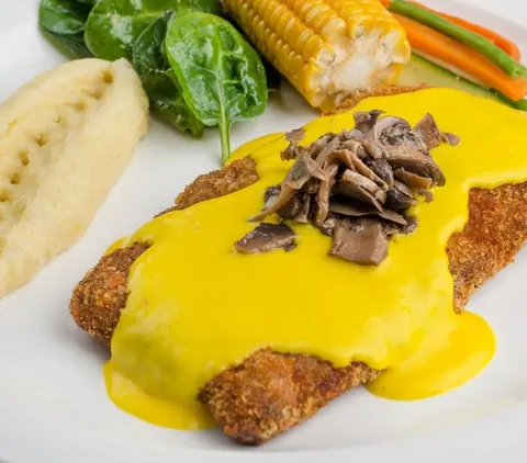 Schnitzel mit Sauce Hollandaise